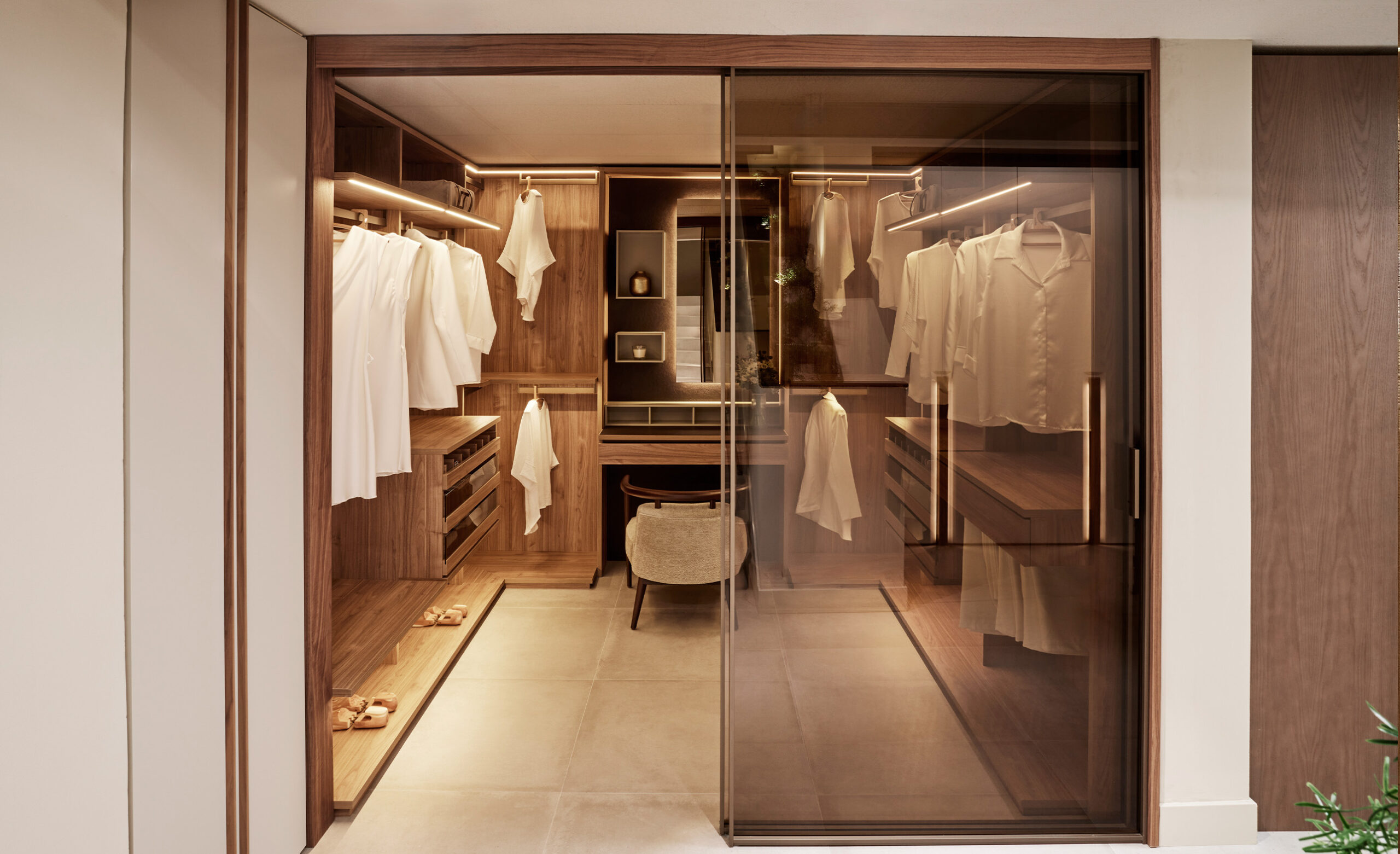 Armarios exclusivos y vestidores a medida en Murcia | Uecko